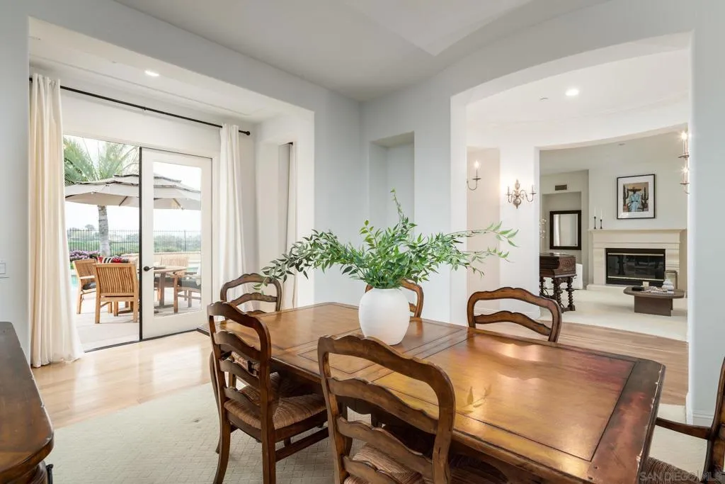 San Diego, California 92130, United States, 5 Bedrooms Bedrooms, ,6 BathroomsBathrooms,Residential,Active,125385