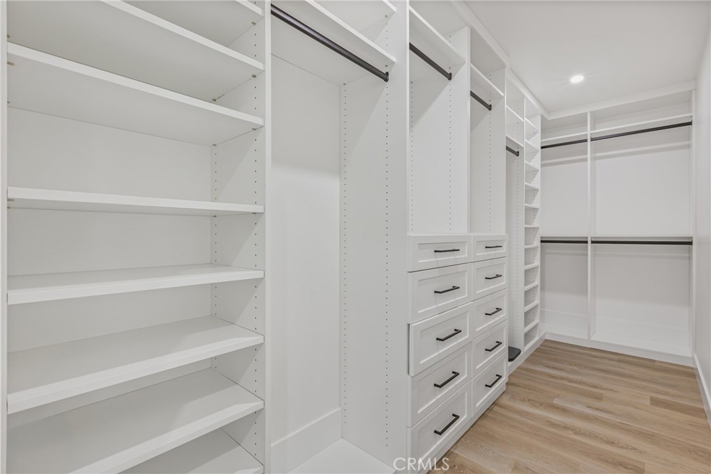 Country (CTRY) - Residential