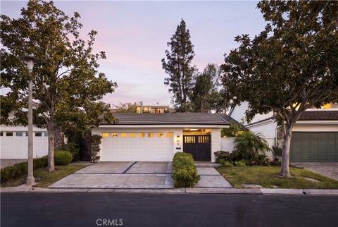 Photo of 6 Rue Chateau Royal, Newport Beach, CA 92660 (MLS # NP26232495)