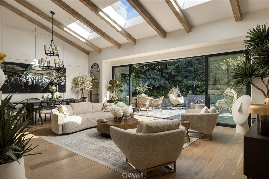 Photo of 6 Rue Chateau Royal, Newport Beach, CA 92660 (MLS # NP26232495)
