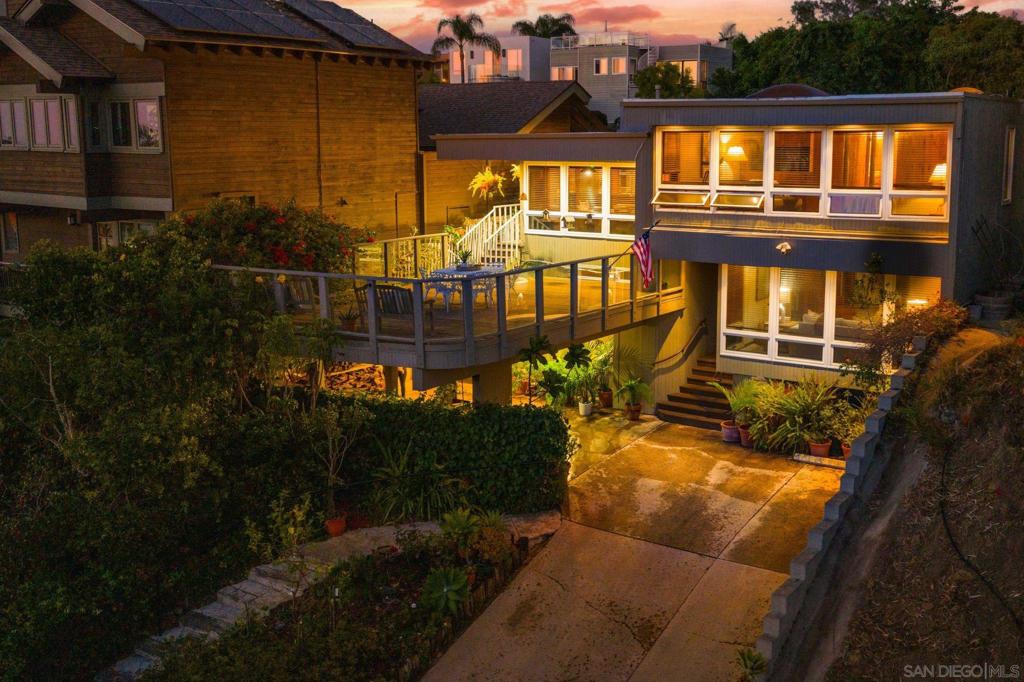 There are homes that offer space, and there are homes that offer feeling. This singular Del Mar residence does both, inviting you into a world of serenity, privacy and striking natural beauty, curated with intention and held in the loving care of its original owner.