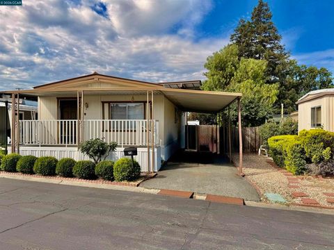 Photo of 73 Donald LN LN, Concord, CA 94518 (MLS # 41136129)