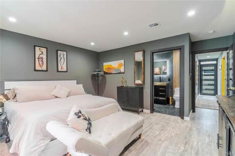 Tiny photo for 10254 Floralita Avenue Ave, Sunland, CA 91040 (MLS # SR26156542)