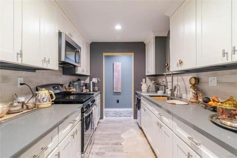 Tiny photo for 10254 Floralita Avenue Ave, Sunland, CA 91040 (MLS # SR26156542)