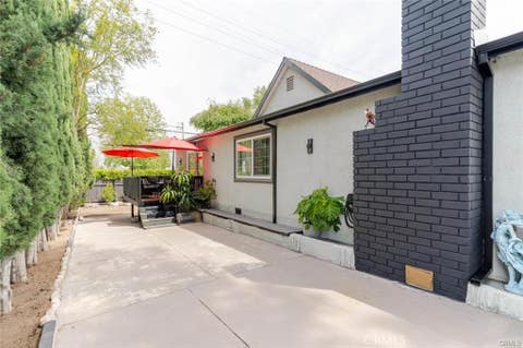 Tiny photo for 10254 Floralita Avenue Ave, Sunland, CA 91040 (MLS # SR26156542)