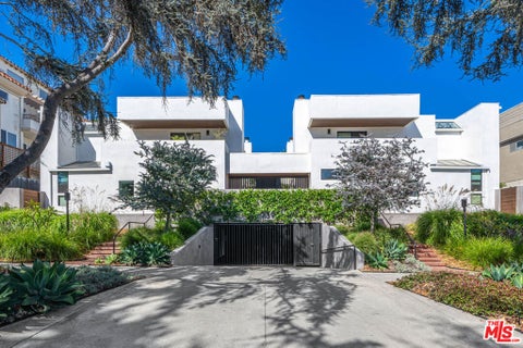 Photo of 939 15th Street #9, Santa Monica, CA 90403 (MLS # 26844895)