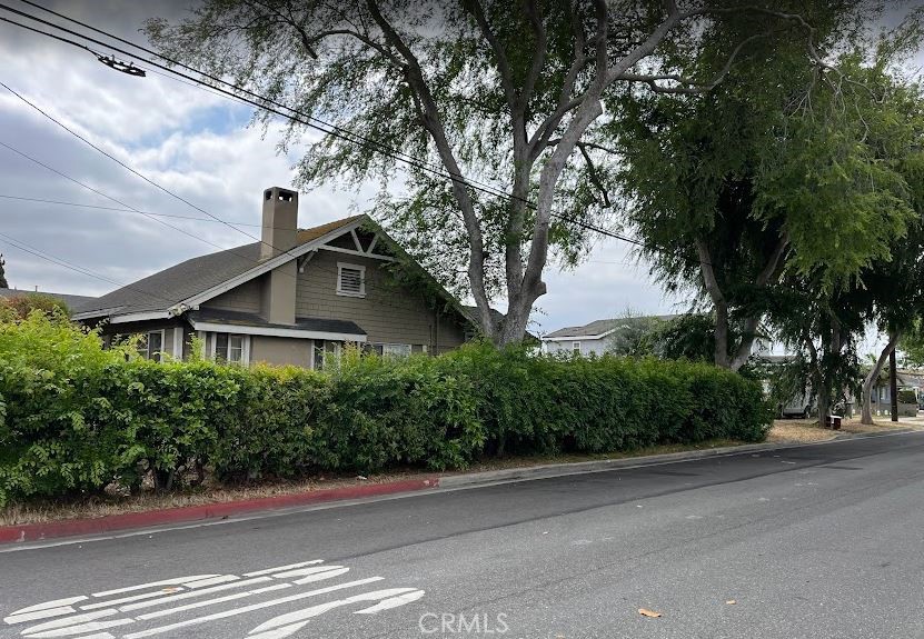 1866 W Gardena Boulevard