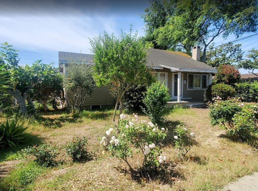 1866 W Gardena Boulevard