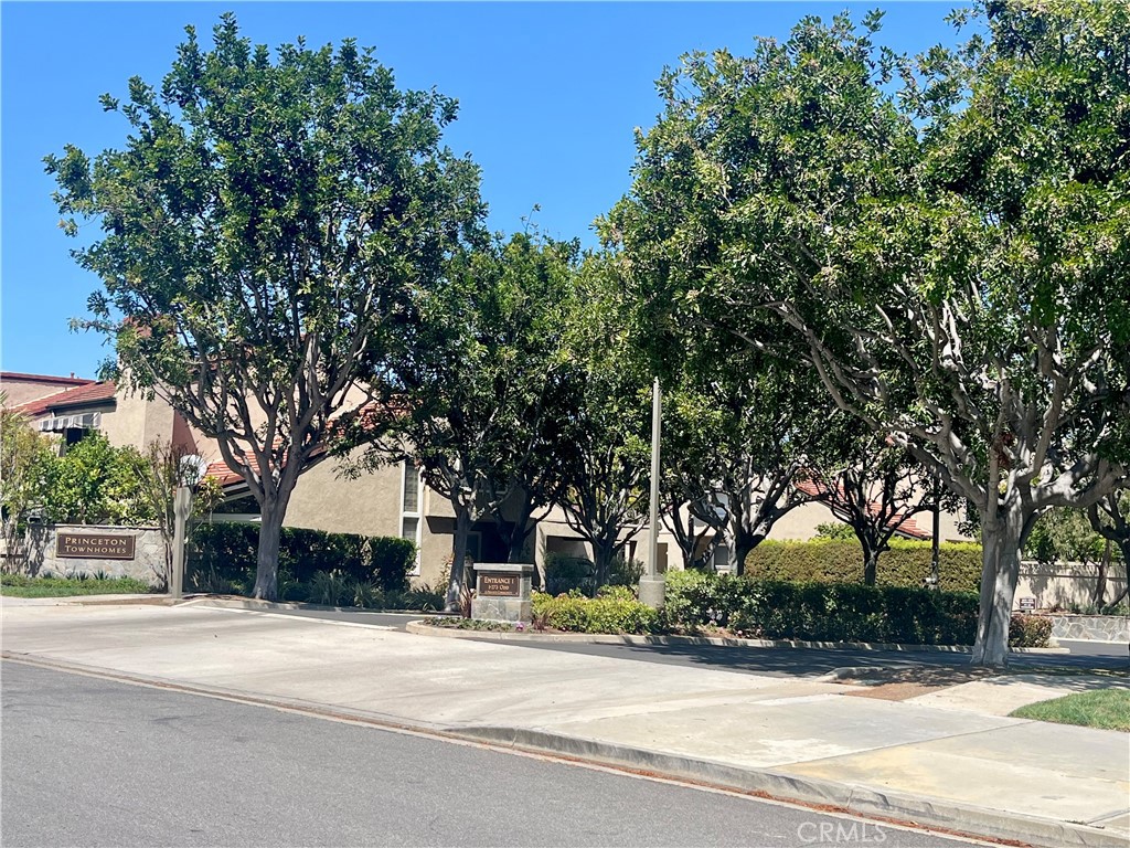 9 Stanford Court 102