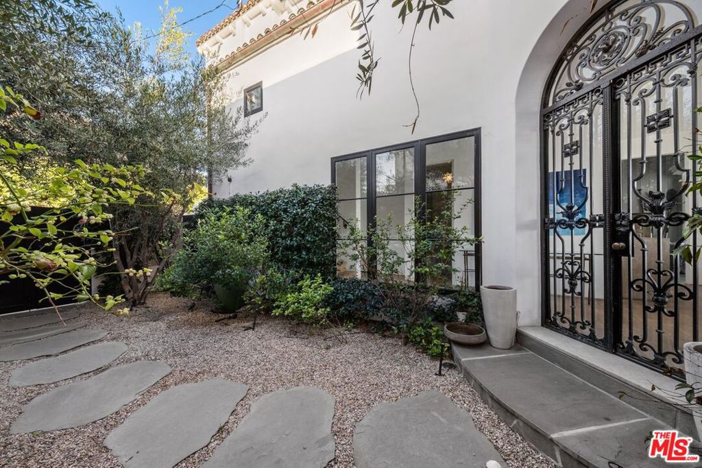 27212 Pacific Coast Highway