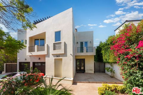 Photo of 363 S Saltair Avenue, Los Angeles, CA 90049 (MLS # 25631253)