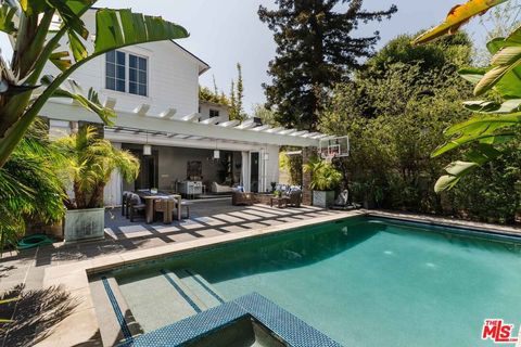 Photo of 356 E Rustic Road, Santa Monica, CA 90402 (MLS # 26837313)