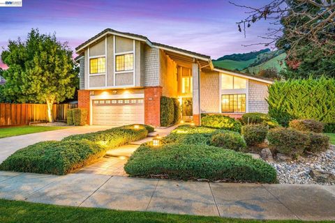 Photo of 38698 Chrisholm Pl Pl, Fremont, CA 94536 (MLS # 41129782)