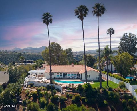 Photo of 1884 Calle Salto, Thousand Oaks, CA 91360 (MLS # 226002446)