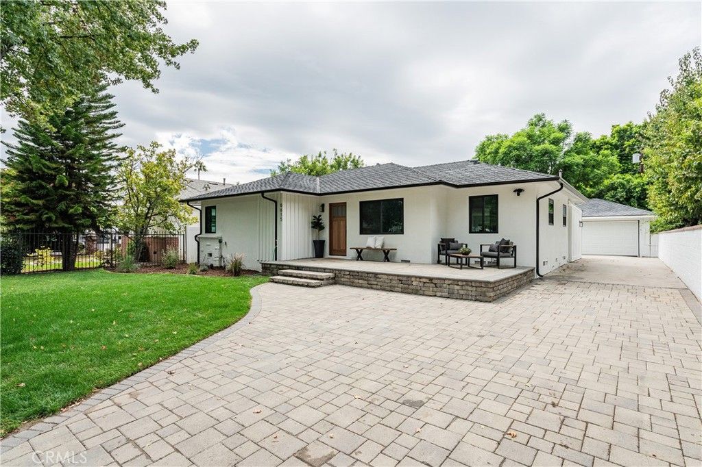 Photo of 6615 Orion Ave, Van Nuys, CA 91406 (MLS # SR25221337)