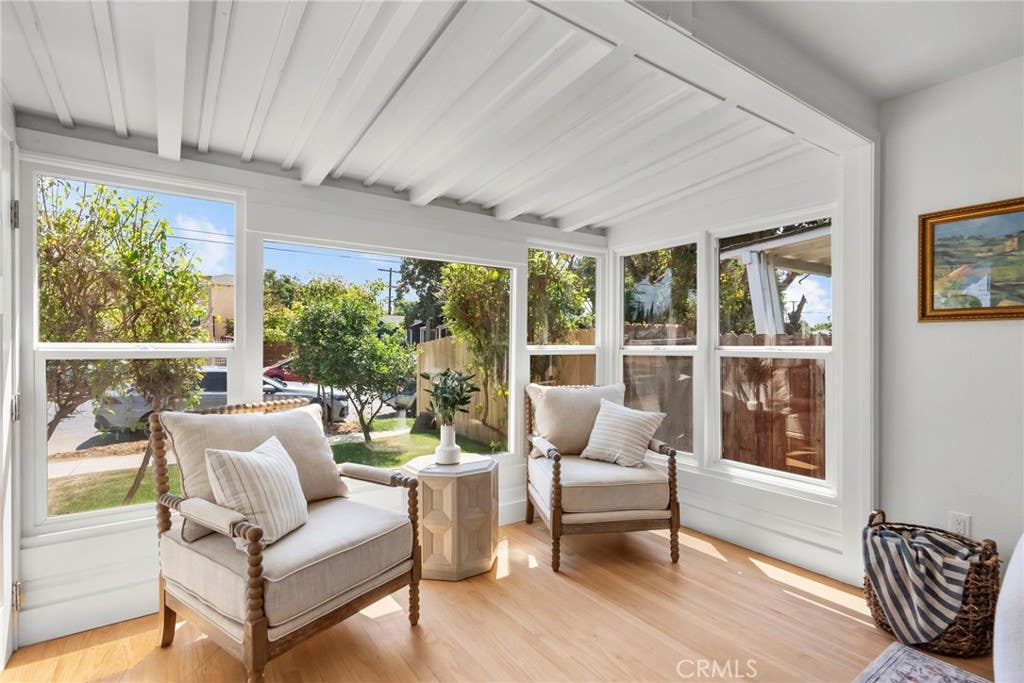 Photo of 3705 S St Andrews Pl, Los Angeles, CA 90018 (MLS # OC26144131)
