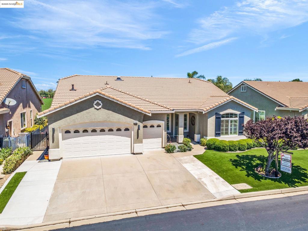 909 SUNTAN LANE