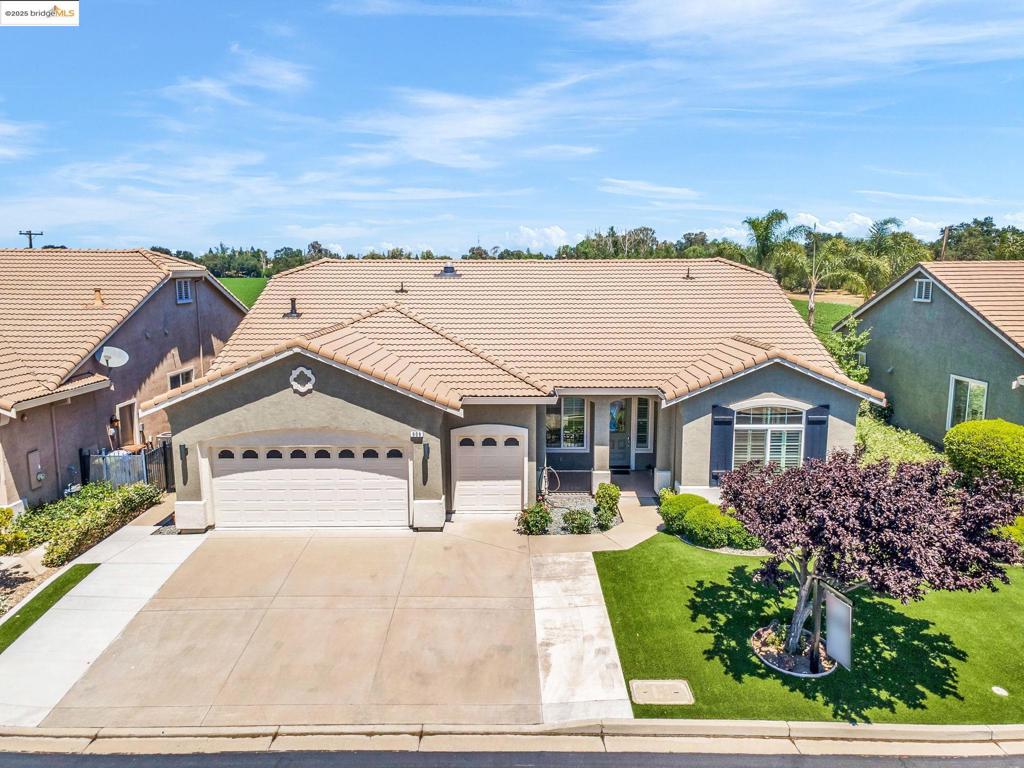 909 SUNTAN LANE