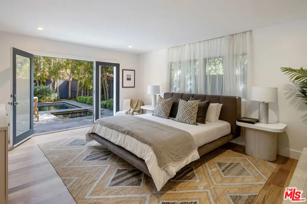 Santa Monica, California 90402, United States, 6 Bedrooms Bedrooms, ,5 BathroomsBathrooms,Residential,Active,118891