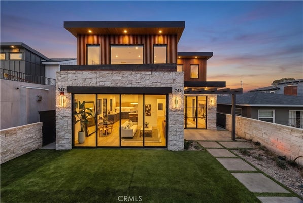 745 35TH ST, MANHATTAN BEACH, CA 90266 - Image bbc678cca3034193ef2c3aede5a87bdf/1849931998
