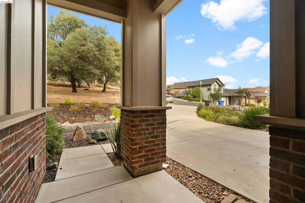 569 Spyglass Cir