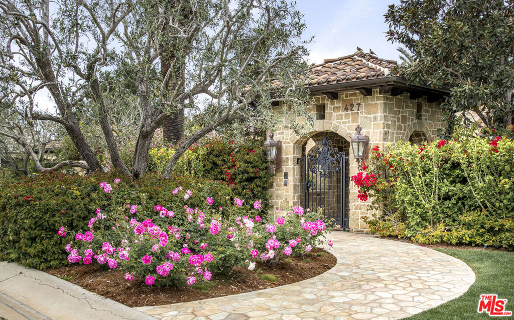 427 La Marina Drive
