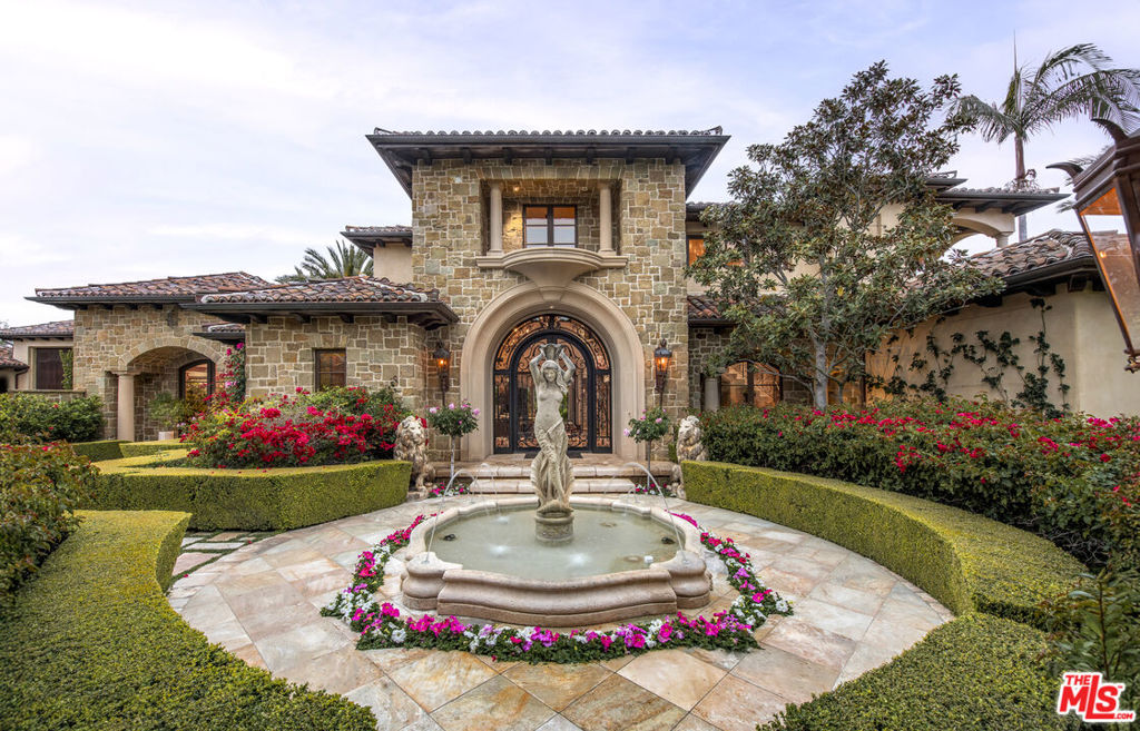 427 La Marina Drive