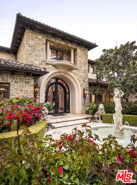 427 La Marina Drive
