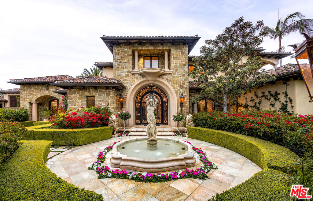 427 La Marina Drive