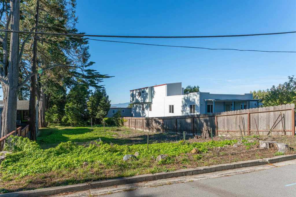 911 Clark Pl