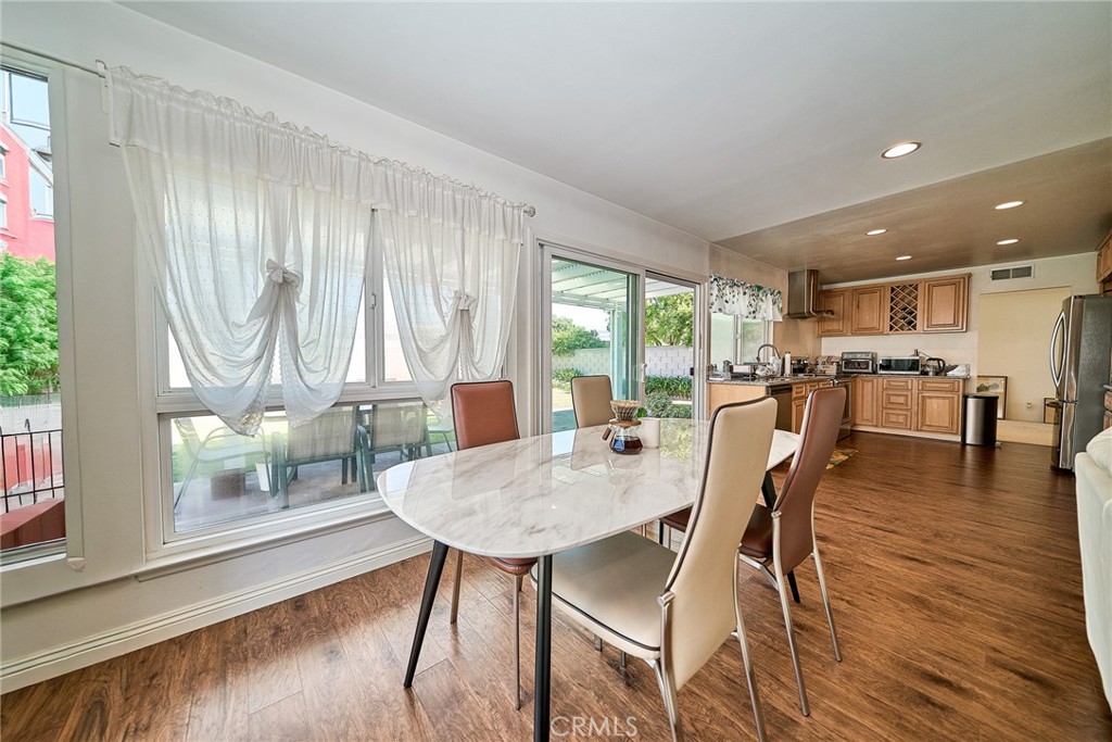 10449 APACHE RIVER Avenue