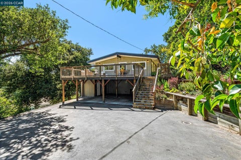 Photo of 3241 Judith Ln LN, Lafayette, CA 94549 (MLS # 41137132)