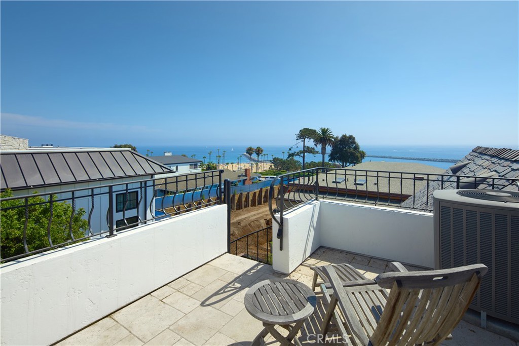 Corona del Mar South of PCH (CDMS) - Residential