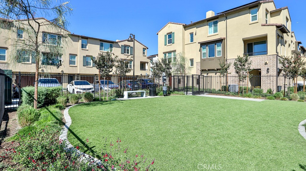 Vista Walk - Residential