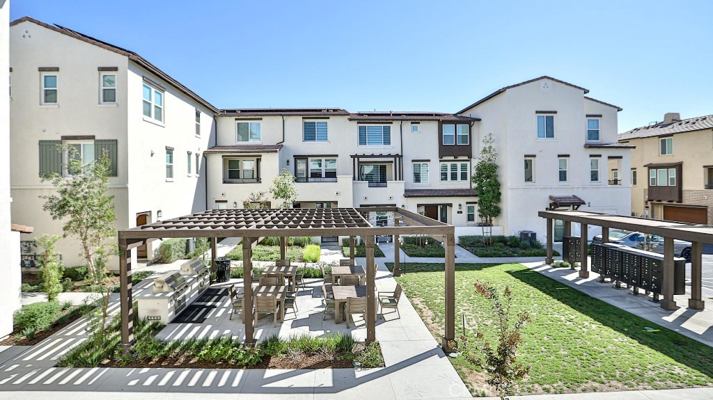 Vista Walk - Residential