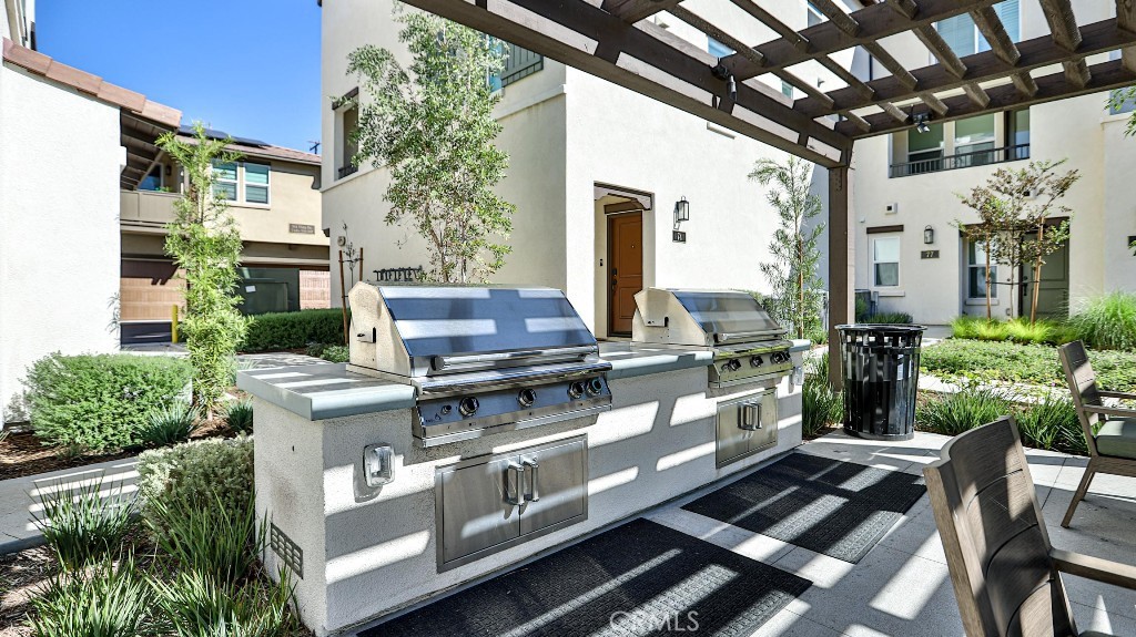 Vista Walk - Residential