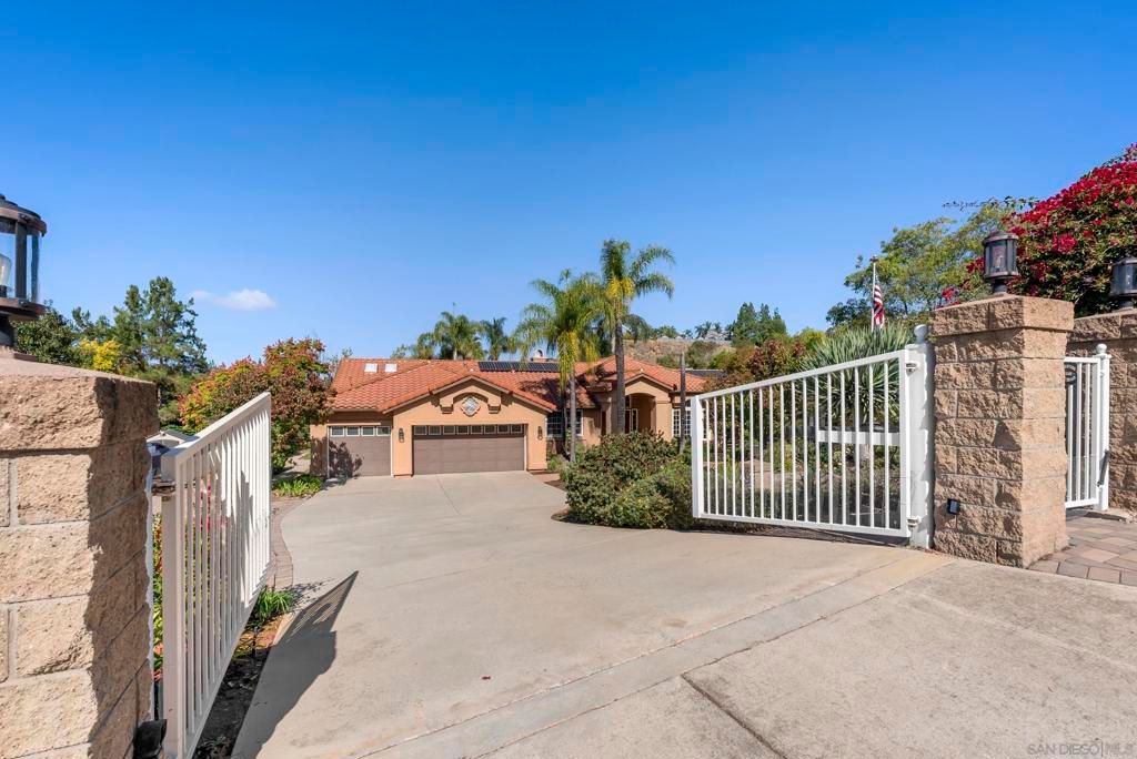 Photo of 10328 Hawley Rd Rd, El Cajon, CA 92021 (MLS # 250042471SD)