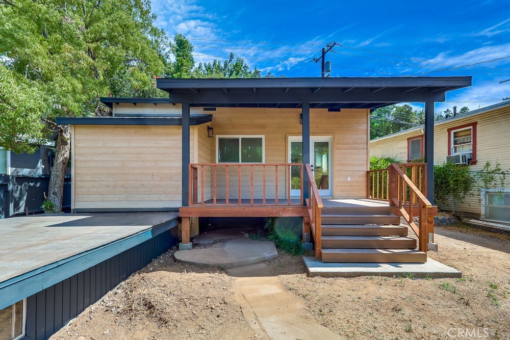 2834 Delevan