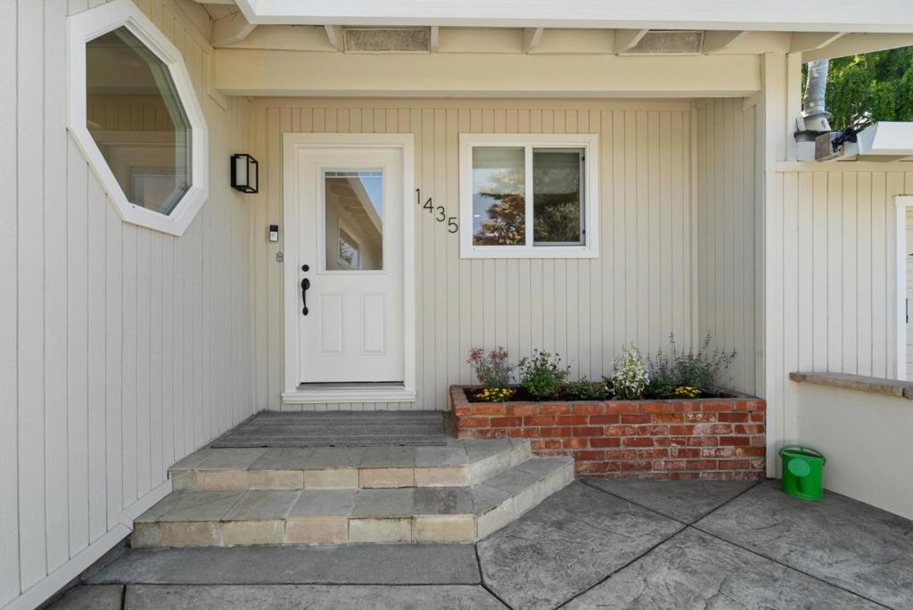 1435 Eastcrest Court