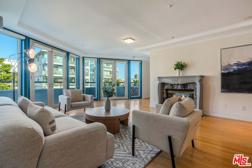 1645 Malcolm Avenue 302