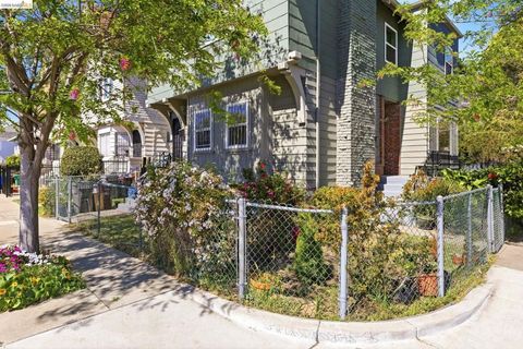 Photo of 1102 10Th St St, Oakland, CA 94607 (MLS # 41127825)