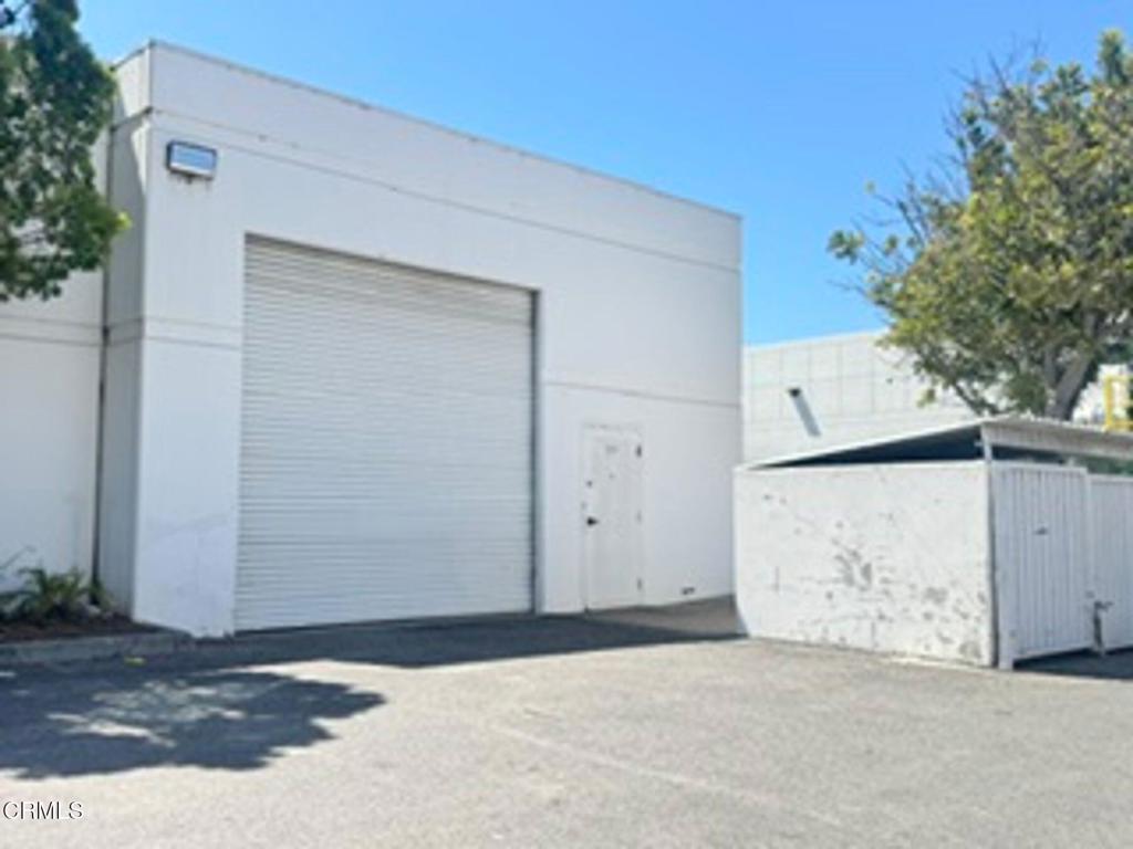 6085 King Drive 108