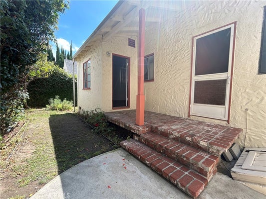 214 E STOCKER ST # B, GLENDALE, CA 91207 - Image bbdaf2429a7b24fc7ae1b48d5f53ea1e/2564599317