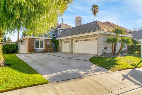 Photo of 25906 Bellis Drive, Valencia, CA 91355 (MLS # SR26184601)
