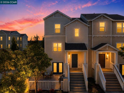 Photo of 411 Summer Ln Ln, Richmond, CA 94806 (MLS # 41142741)