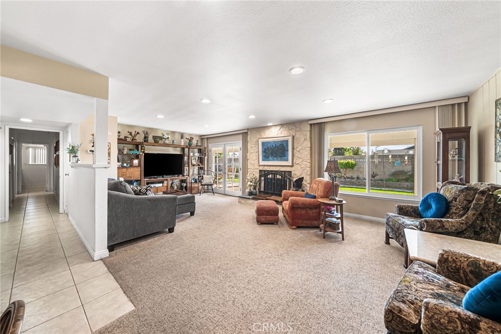 INFLUENTIAL HOMES - Residential