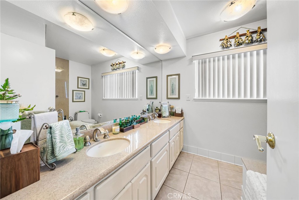 INFLUENTIAL HOMES - Residential