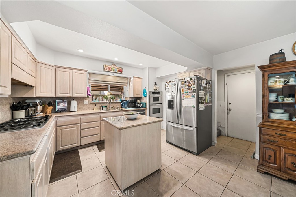 INFLUENTIAL HOMES - Residential