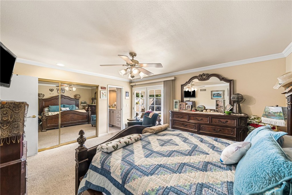 INFLUENTIAL HOMES - Residential