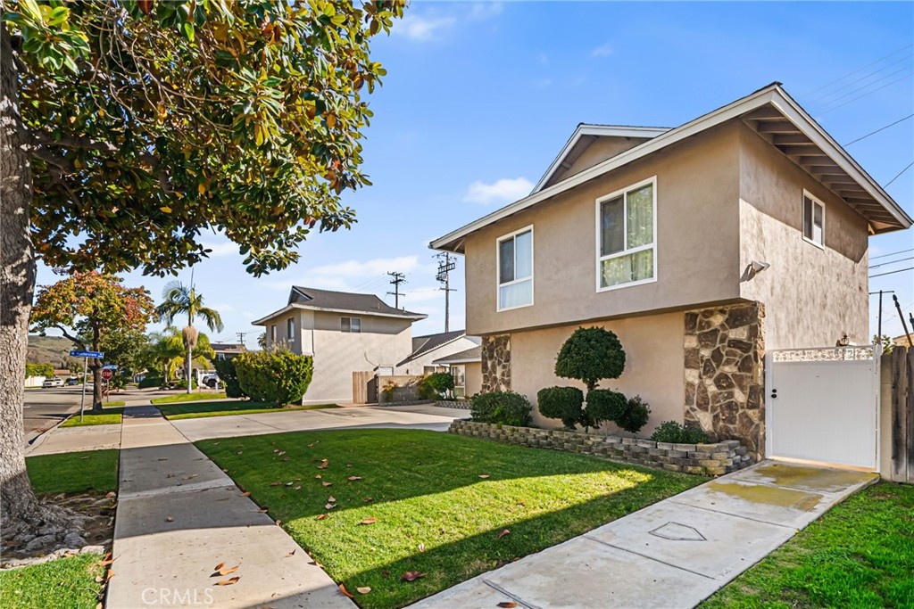 INFLUENTIAL HOMES - Residential